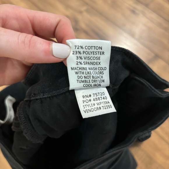 Buckle - Willow & Root -  The Mom Jean Straight Leg Raw Hem Black Size 26 - Picture 11 of 11